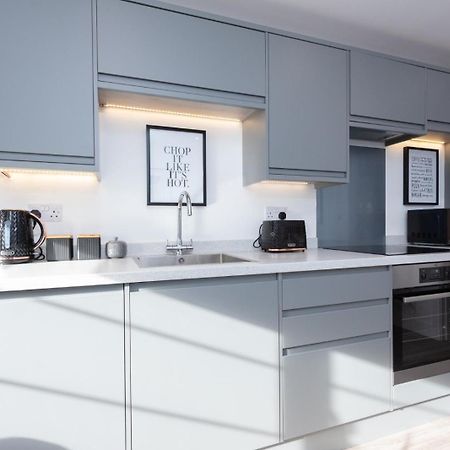 Bridge House Apartments - Free Parking Shottery 외부 사진