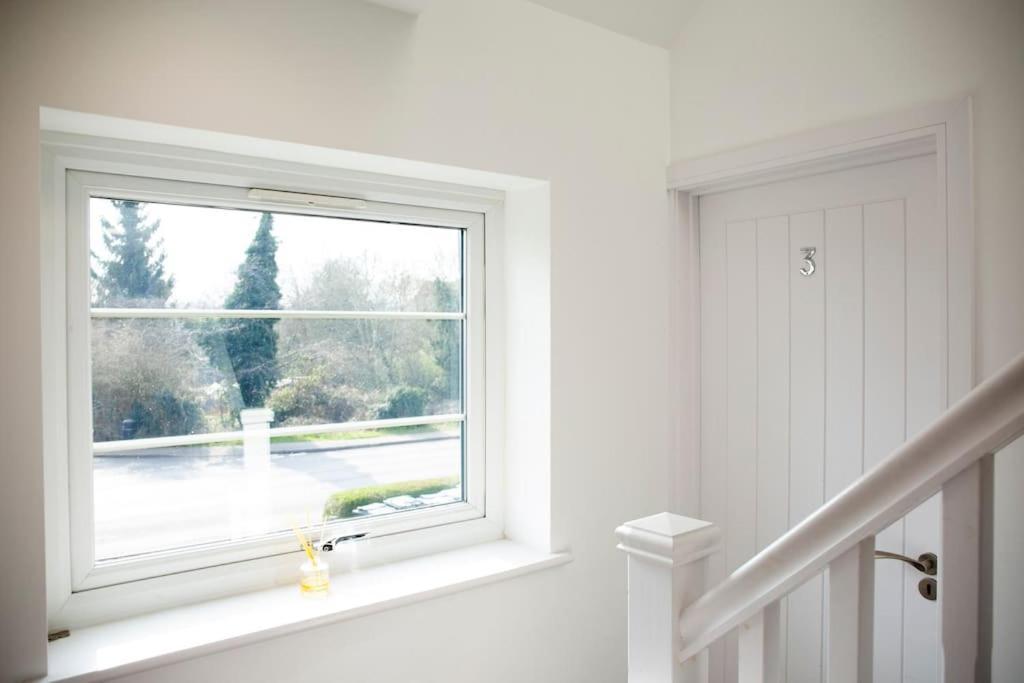 Bridge House Apartments - Free Parking Shottery 외부 사진