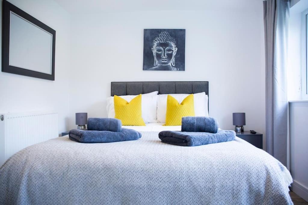 Bridge House Apartments - Free Parking Shottery 외부 사진