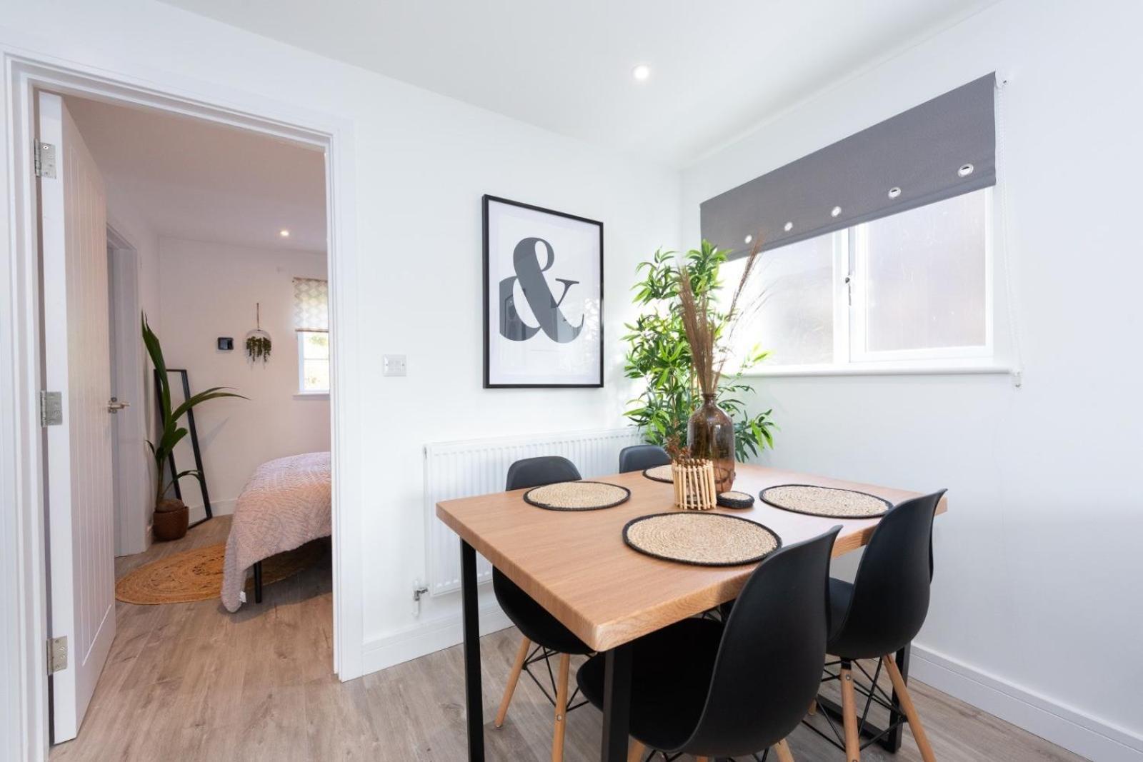Bridge House Apartments - Free Parking Shottery 외부 사진