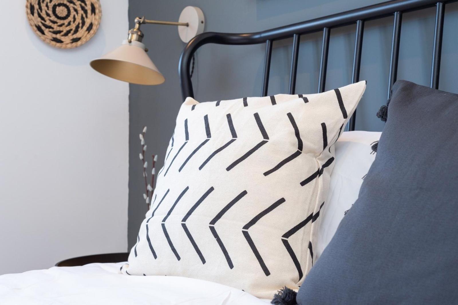 Bridge House Apartments - Free Parking Shottery 외부 사진