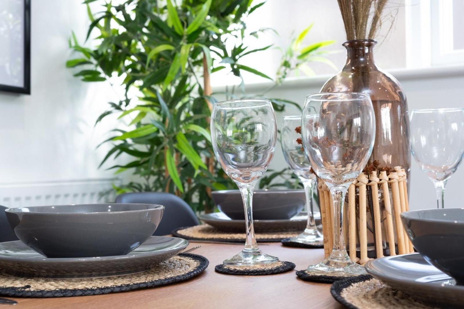 Bridge House Apartments - Free Parking Shottery 외부 사진