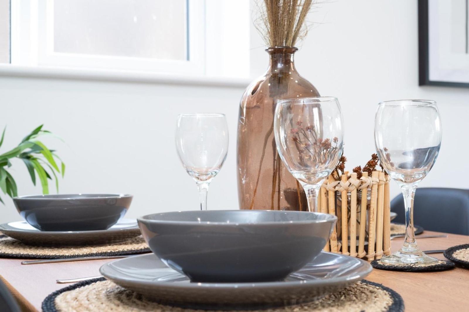 Bridge House Apartments - Free Parking Shottery 외부 사진