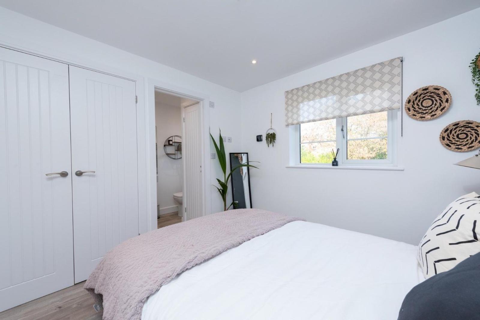 Bridge House Apartments - Free Parking Shottery 외부 사진